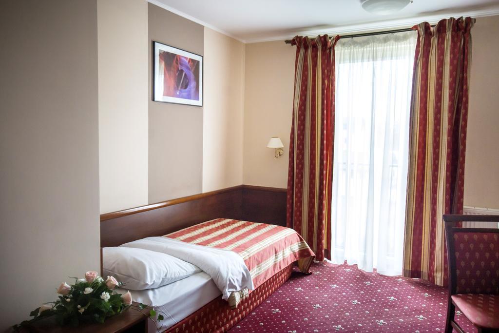 Hotel Novum & Spa Niepolomice Luaran gambar
