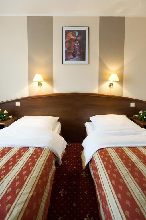 Hotel Novum & Spa Niepolomice Luaran gambar
