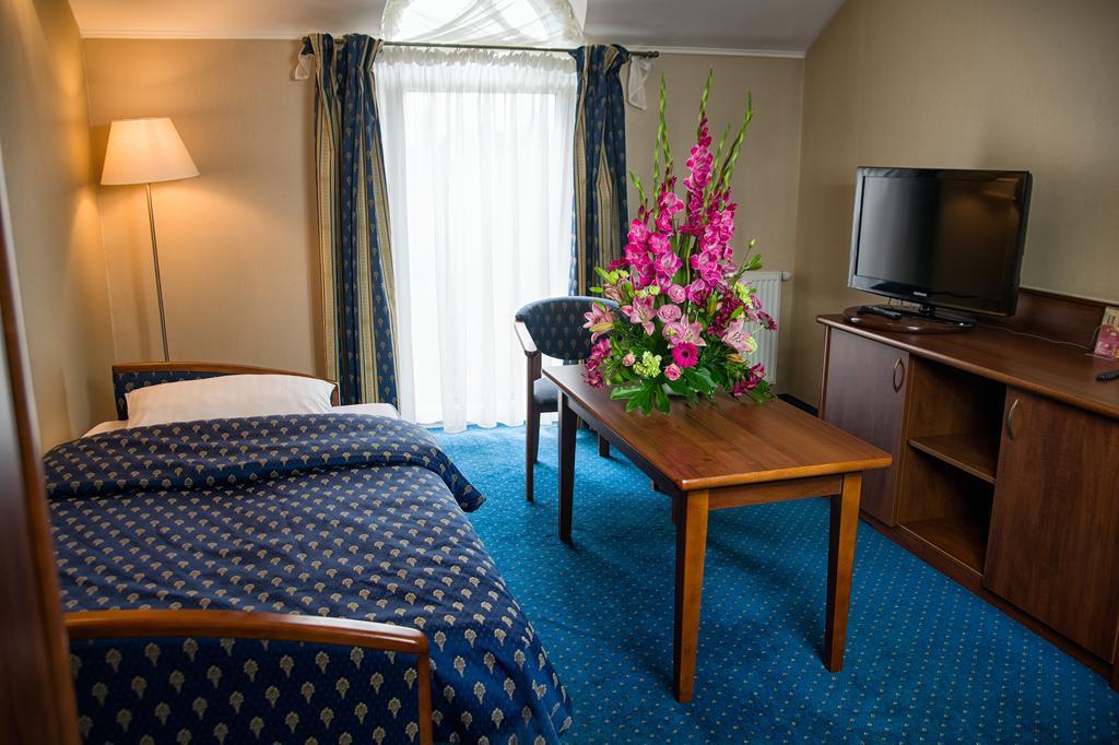 Hotel Novum & Spa Niepolomice Luaran gambar