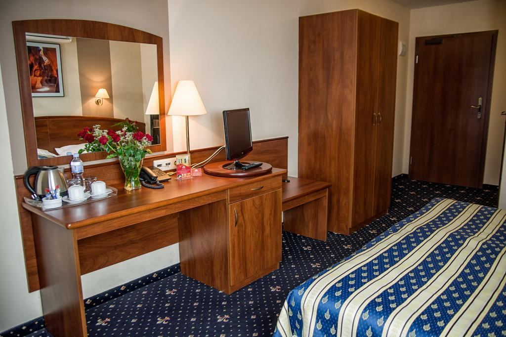 Hotel Novum & Spa Niepolomice Luaran gambar