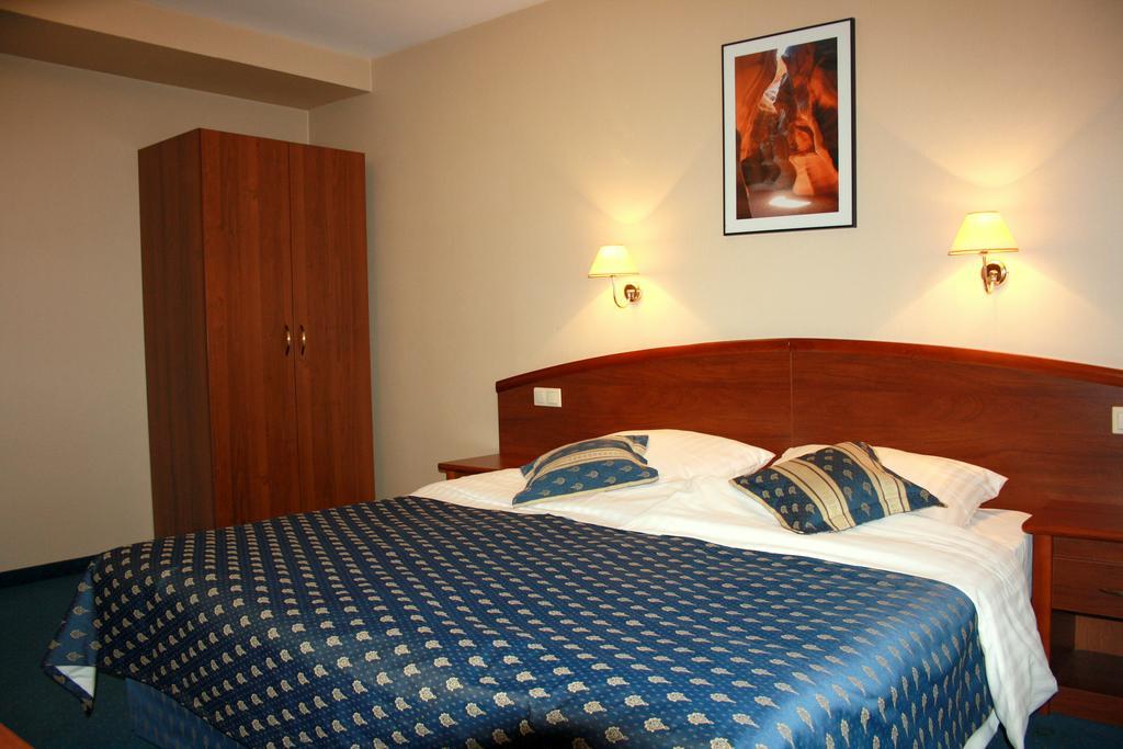 Hotel Novum & Spa Niepolomice Luaran gambar
