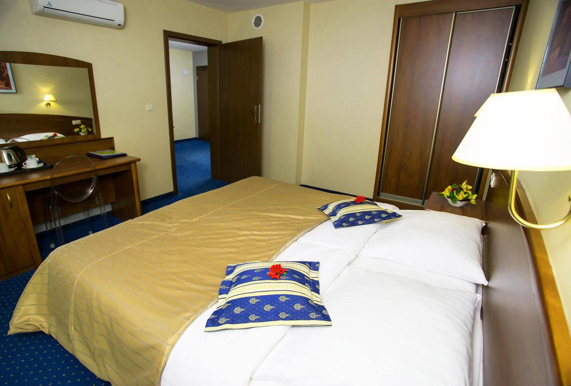 Hotel Novum & Spa Niepolomice Luaran gambar